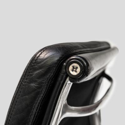 Charles Eames Charles Eames design soft pad for Vitra black leather chair