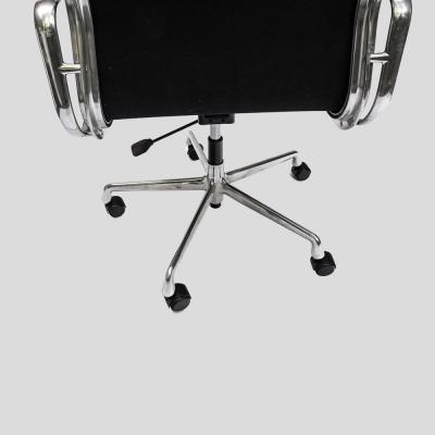 Charles Eames Charles Eames design soft pad for Vitra black leather chair