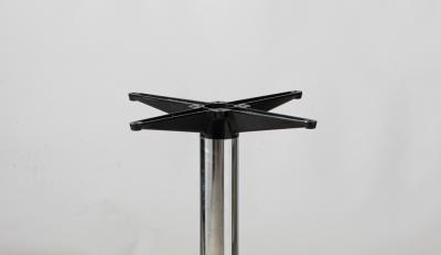 Charles Eames Charles Eames for Knoll round Segmented dining table circa 1964