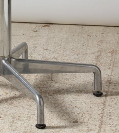 Charles Eames Charles Eames for Knoll round Segmented dining table circa 1964