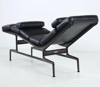 Charles Eames Mid Century Modern Lounge Designed by Charles Eames for Herman Miller