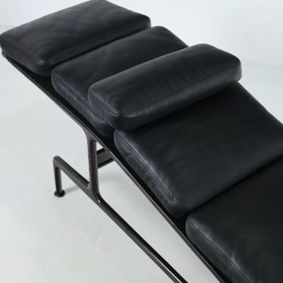 Charles Eames Mid Century Modern Lounge Designed by Charles Eames for Herman Miller