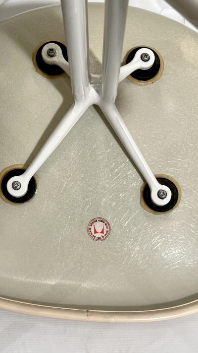 Charles Eames Series of six chairs by Charles Eames Editions Herman Miller USA circa 1961