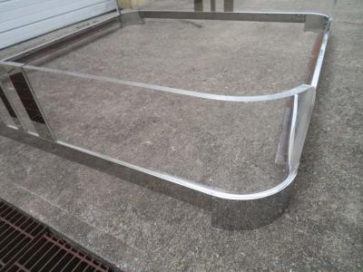 Charles Hollis Jones Excellent Charles Hollis Jones King Size Lucite Waterfall Bed Hollywood Regency