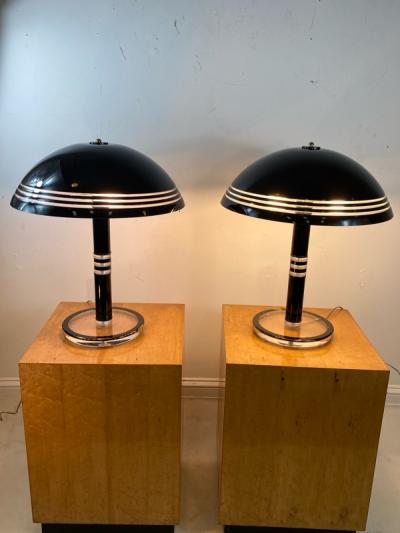 Charles Hollis Jones MODERN PAIR OF BLACK AND CLEAR LUCITE LAMPS