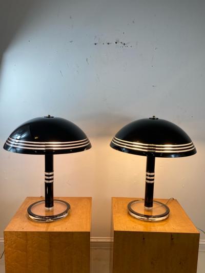 Charles Hollis Jones MODERN PAIR OF BLACK AND CLEAR LUCITE LAMPS