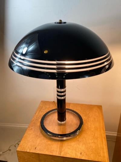 Charles Hollis Jones MODERN PAIR OF BLACK AND CLEAR LUCITE LAMPS