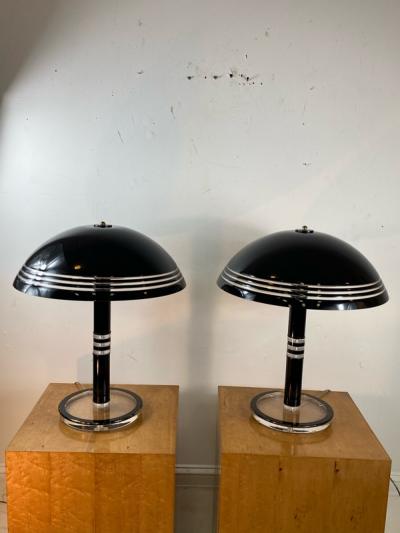Charles Hollis Jones MODERN PAIR OF BLACK AND CLEAR LUCITE LAMPS