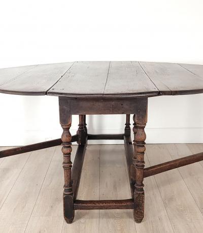 Charles II Oval Gate Leg Table in Oak England circa 1680
