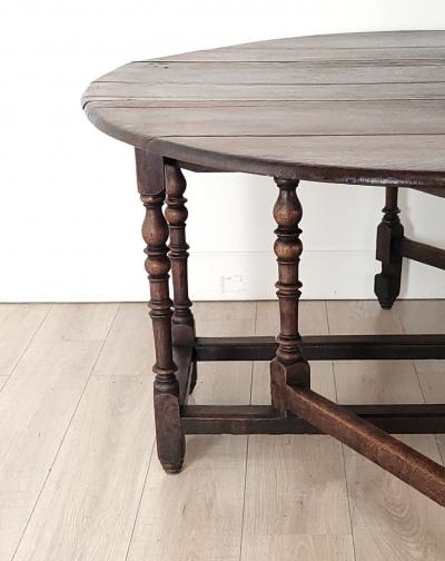 Charles II Oval Gate Leg Table in Oak England circa 1680