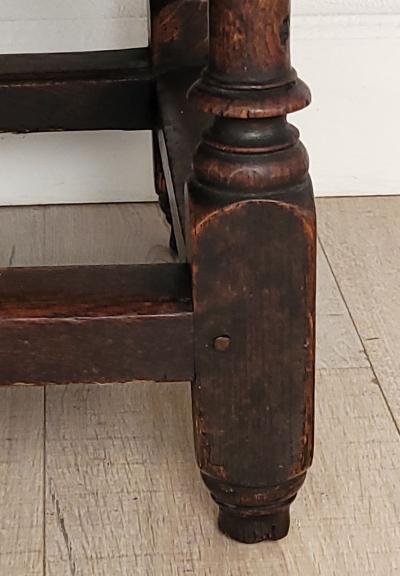 Charles II Oval Gate Leg Table in Oak England circa 1680