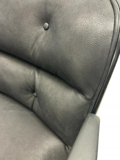 Charles Pollock Knoll Pollock Executive Chair in Original Black Suede Leather Matte Black Rim