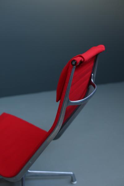 Charles Ray Eames Aluminum Lounge Chair EA125 for HERMAN MILLER