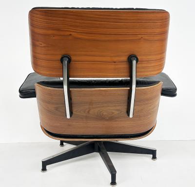 Charles Ray Eames Charles and Ray Eames Walnut Leather Lounge Chair Ottoman Herman Miller C2010