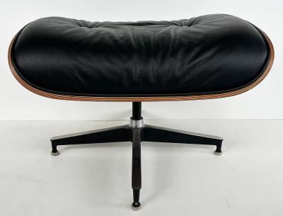 Charles Ray Eames Charles and Ray Eames Walnut Leather Lounge Chair Ottoman Herman Miller C2010