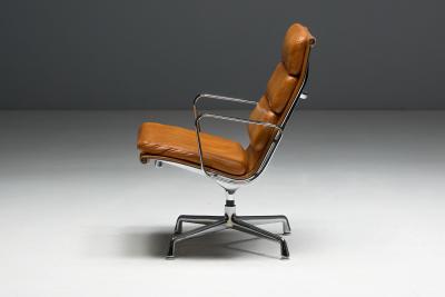 Charles Ray Eames EA216 Soft Pad Chair by Charles and Ray Eames USA 1969