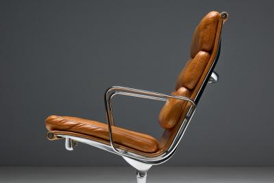 Charles Ray Eames EA216 Soft Pad Chair by Charles and Ray Eames USA 1969