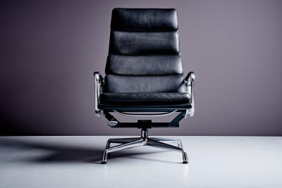 Charles Ray Eames Eames Alu Lounge Chair EA 222 Soft Pad with Ottomane EA 223