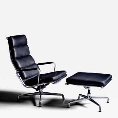 Charles Ray Eames Eames Alu Lounge Chair EA 222 Soft Pad with Ottomane EA 223