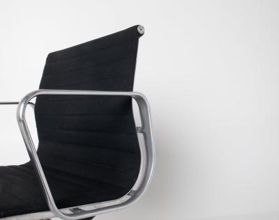 Charles Ray Eames Eames Aluminum Group Management Chair