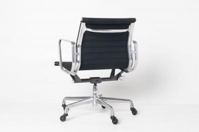 Charles Ray Eames Eames Aluminum Group Management Chair