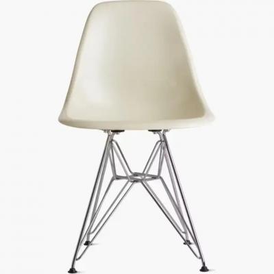Charles Ray Eames Eames Molded Fiberglass Side Chair White