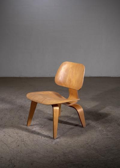 Charles Ray Eames Eames first edition LCW chair for Evans