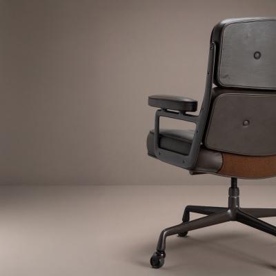 Charles Ray Eames Eames time Life Executive Chair by Herman Miller in Brown Leather Brown Frame