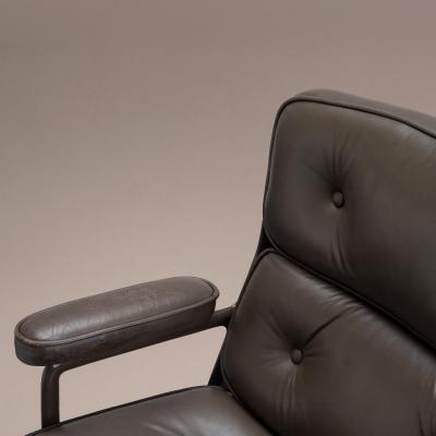 Charles Ray Eames Eames time Life Executive Chair by Herman Miller in Brown Leather Brown Frame