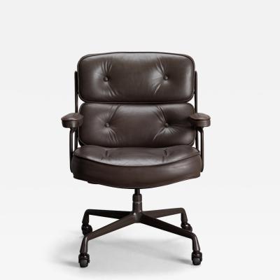Charles Ray Eames Eames time Life Executive Chair by Herman Miller in Brown Leather Brown Frame