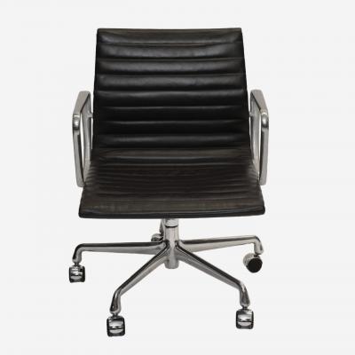 Charles Ray Eames Herman Miller for Eames Aluminum Group Executive Chairs in Espresso Leather