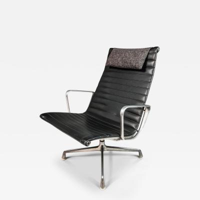 Charles Ray Eames Mid Century Modern Aluminum Group Model EA 116 Swivel Chair