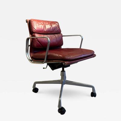 Charles Ray Eames Rare Swivel Desk Chair Ea208 by Charles Ray Eames 1950s