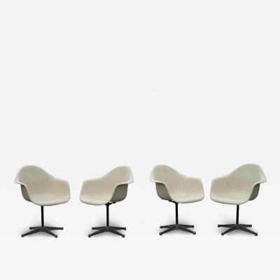 Charles Ray Eames Set of 4 Charles Eames for Herman Miller PAC Armchairs in White Fiberglass 1970s