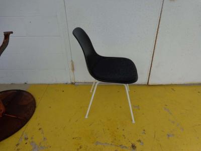 Charles Ray Eames Set of 4 Signed Eames Herman Miller Shell Chairs