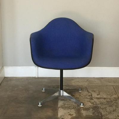 Charles and Ray Eames Molded Swivel Armchair by Charles and Ray Eames