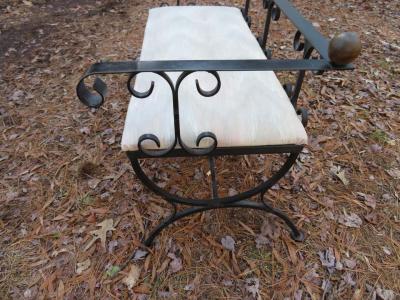 Charming Minimal Design Scroll Iron Bench