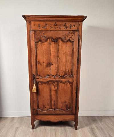 Cherry French Bonneti re circa 1820