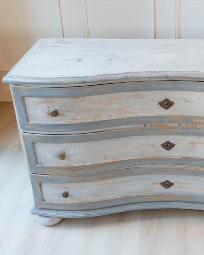 Chest of Drawers Painted antique Louis XV chest of drawers circa 1760