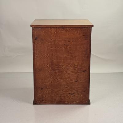 Chic Art Deco Column of Drawers in the Style of Gilbert Rohde