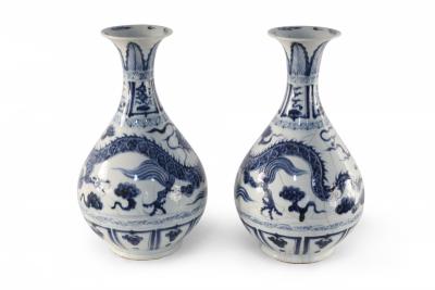 Chinese Blue and White Dragon Motif Jade Pot Spring Bottle Porcelain Vases