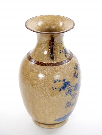 Chinese Blue and White Porcelain Decorative Vase with Phoenix Decoration