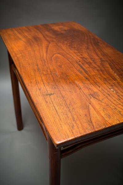 Chinese Elmwood Table with Beautiful Wood Grain Top