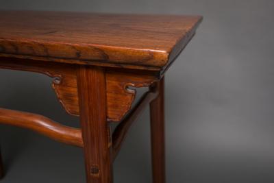 Chinese Elmwood Table with Beautiful Wood Grain Top
