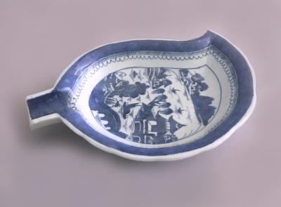 Chinese Export Canton Blue and White Leaf Dish