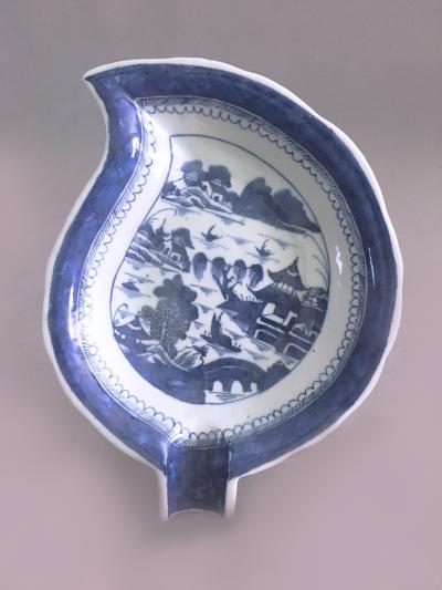 Chinese Export Canton Blue and White Leaf Dish