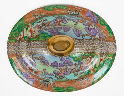 Chinese Export Covered Tureen and Stand Qianlong Style
