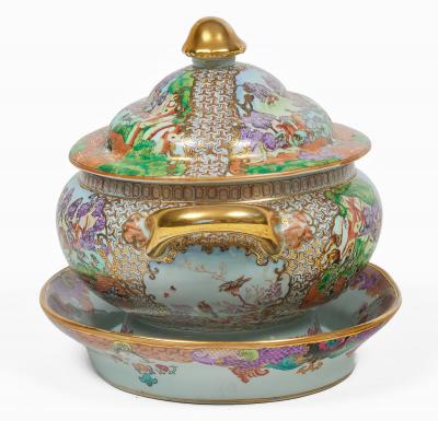 Chinese Export Covered Tureen and Stand Qianlong Style