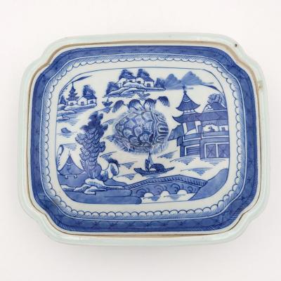 Chinese Export Porcelain Covered Vegetable Dish circa 1870
