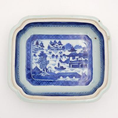 Chinese Export Porcelain Covered Vegetable Dish circa 1870